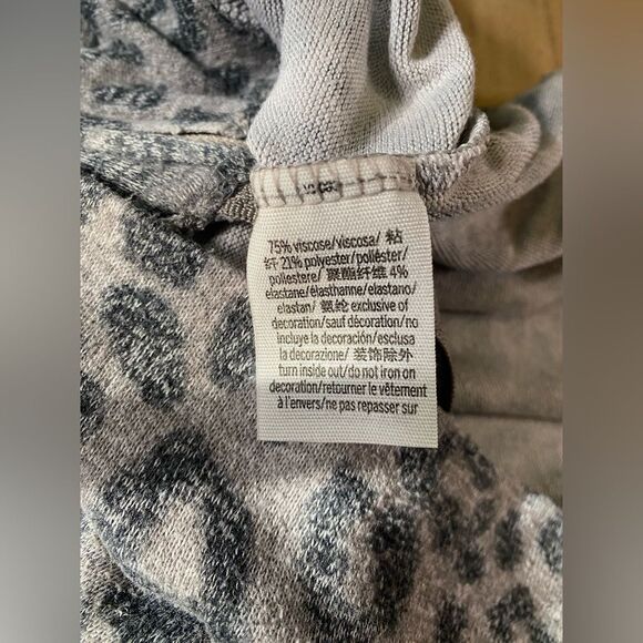 Pink zip up sweater - Picture 5 of 6